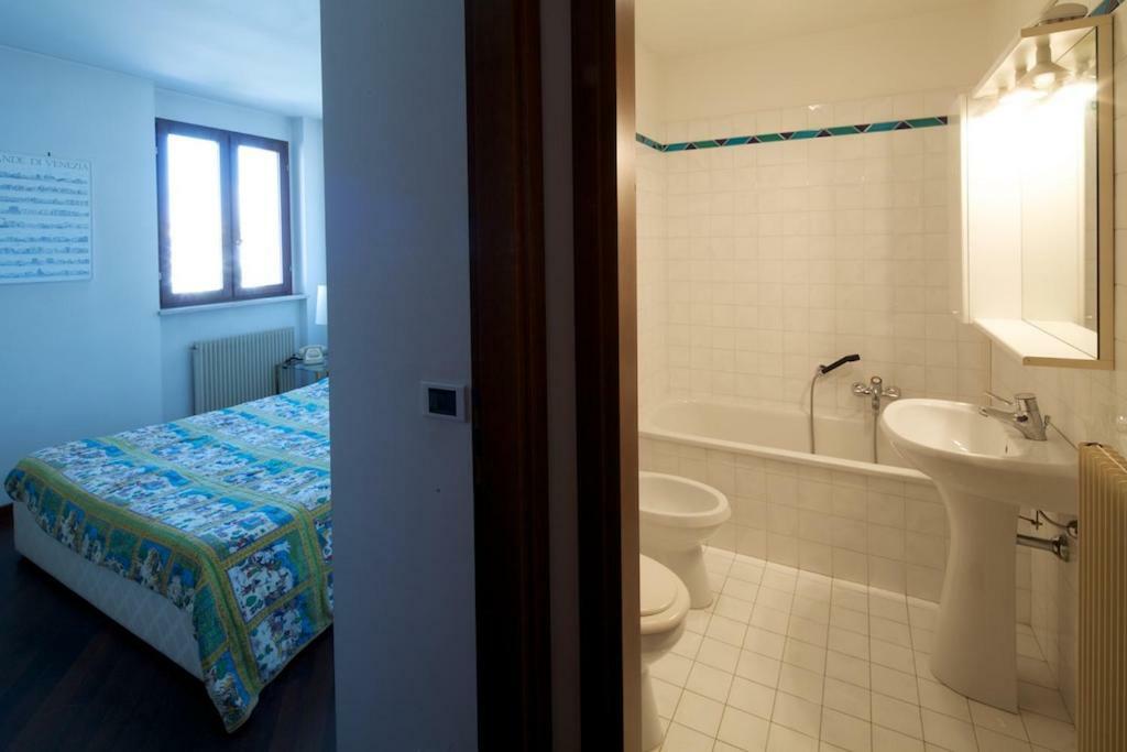 Appartamento Old Harbour House Grado Esterno foto